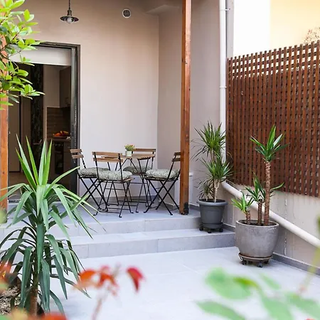 Caravin Wanderhome Nea Ionia, 5 Min From Metro Station-2